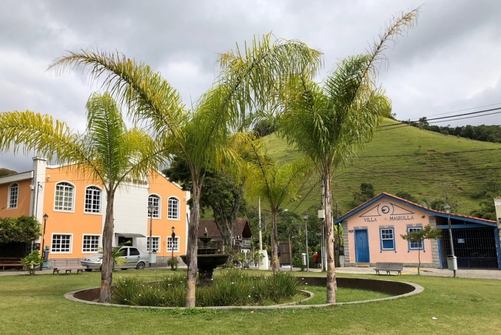 Praça-de-São-Pedro-da-Serra,-Nova-Friburgo,-Rio-de-Janeiro